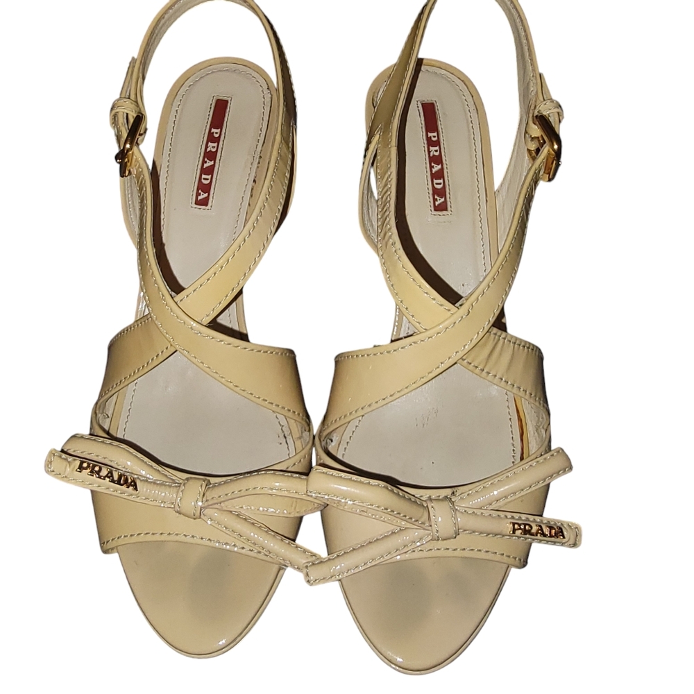 Prada Calzature Donna Vernice Heels - Size 38.5 in Cipria w/COA